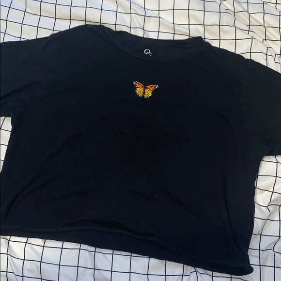 black cropped butterfly t-shirt - Picture 1 of 4